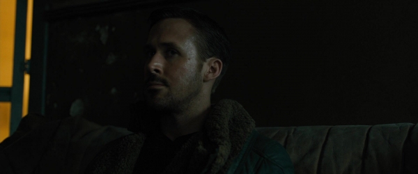 ryangoslingup_BLADERUNNER2049_0527.jpg