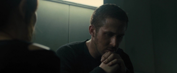 ryangoslingup_BLADERUNNER2049_0989.jpg