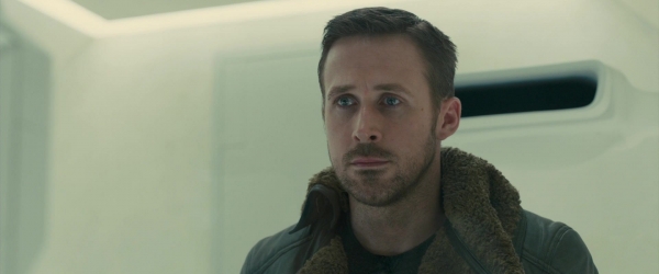 ryangoslingup_BLADERUNNER2049_1070.jpg