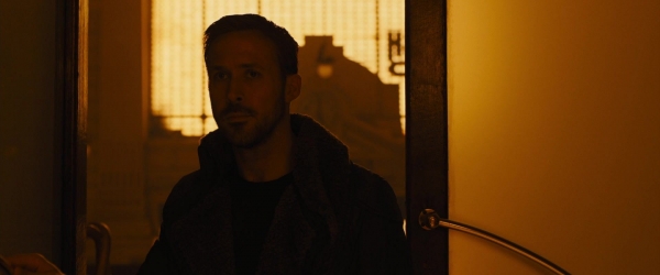 ryangoslingup_BLADERUNNER2049_1324.jpg