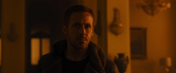 ryangoslingup_BLADERUNNER2049_1363.jpg