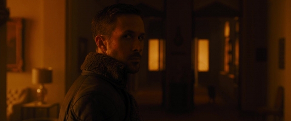 ryangoslingup_BLADERUNNER2049_1368.jpg