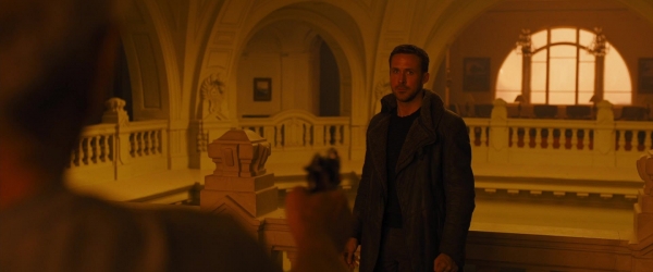 ryangoslingup_BLADERUNNER2049_1388.jpg