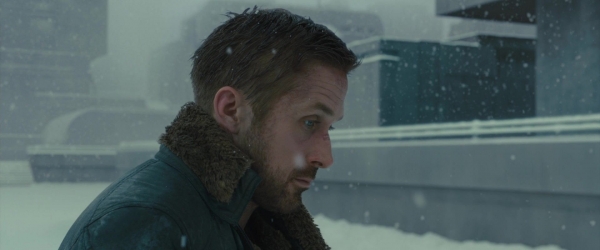 ryangoslingup_BLADERUNNER2049_1890.jpg