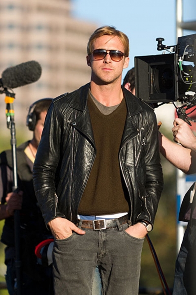 ryangoslingup_2012-11-04-OnSet-b0016.jpg