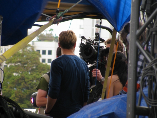 ryangoslingup_2012-11-06-OnSet-b0045.jpg