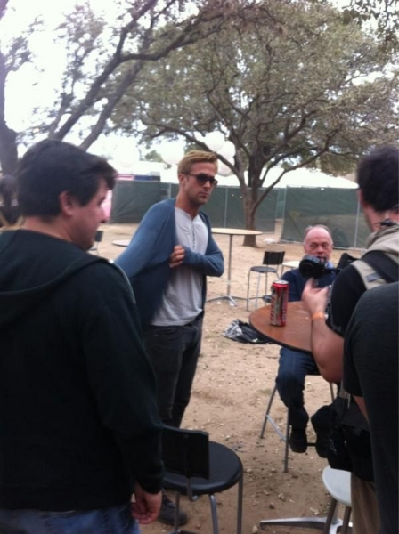 ryangoslingup_2012-11-06-OnSet-b0089.jpg