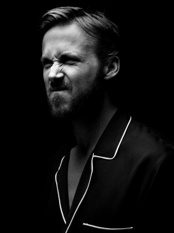 Ryan-Gosling-Denis-Rouvre-Photoshoot-Cannes-2011-05.jpg