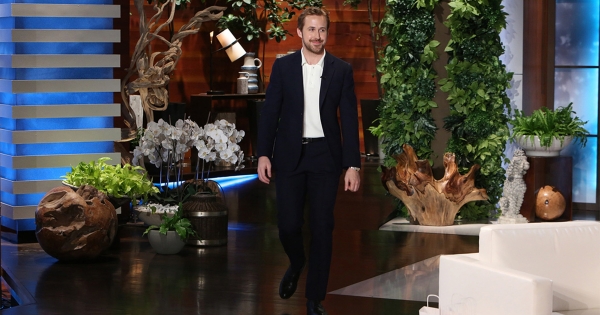 2016_05_-_May_10_-_Ellen_DeGeneres_Show_-_Show_-_28c29_EllenTube_01.jpg