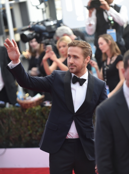 Ryan-Gosling-23rd-Annual-Screen-Guild-Awards-Red-Carpet-2017-003.jpg
