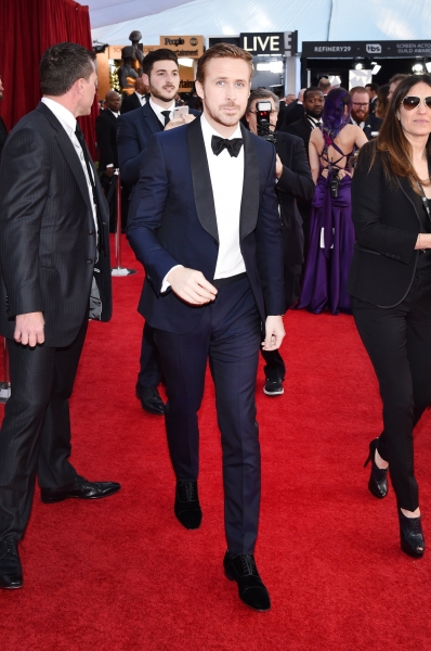 Ryan-Gosling-23rd-Annual-Screen-Guild-Awards-Red-Carpet-2017-004.jpg