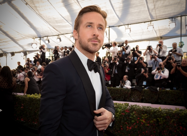 Ryan-Gosling-23rd-Annual-Screen-Guild-Awards-Red-Carpet-2017-012.jpg