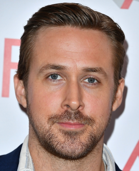 Ryan-Gosling-AFI-Awards-Arrivals-2017-066.jpg