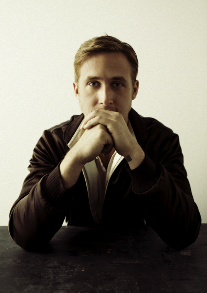 Ryan-Gosling-Bill-Phelps-The-Hollywood-Reporter-Photoshoot-2010-17.png