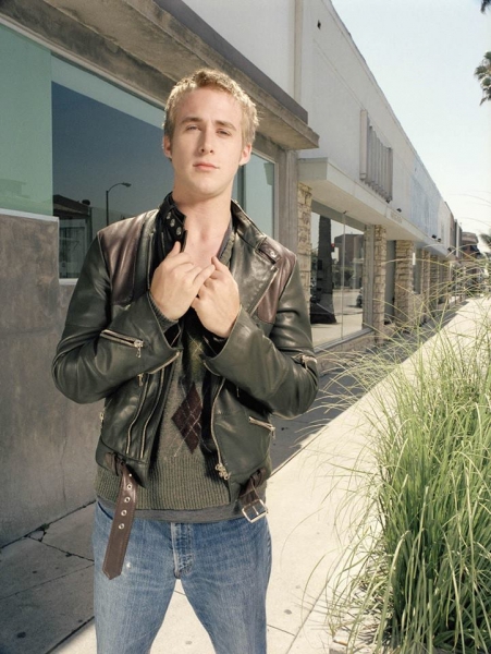 Ryan-Gosling-Craig-DeCristo-Details-Magazine-Photoshoot-2001-10.jpg