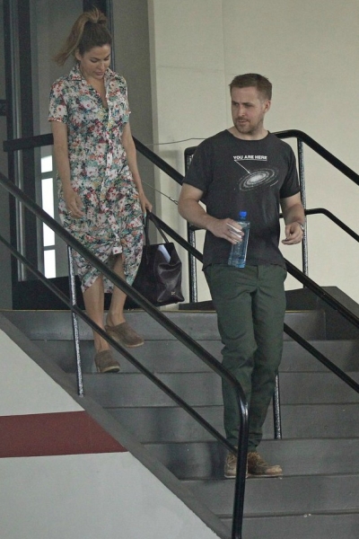 Ryan-Gosling-Eva-Mendes-LA-Pictures-April-201828229.jpg