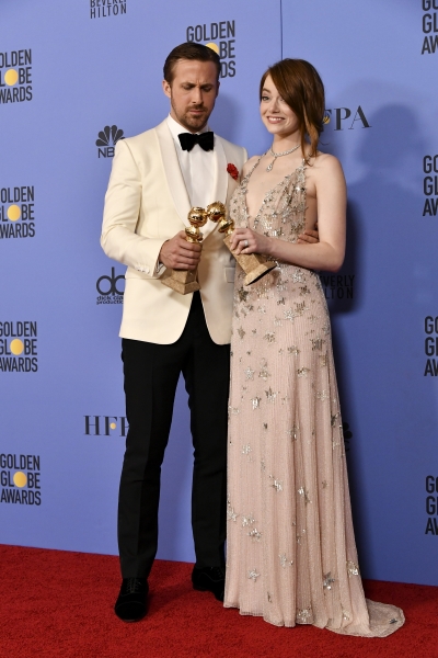Ryan-Gosling-Golden-Globes-Awards-Press-Room-2017-400.jpg