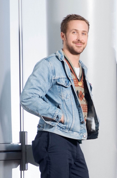 Ryan-Gosling-LA-Times-Photoshoot-Christina-House-004.jpg