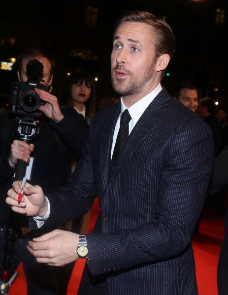 Ryan-Gosling-La-La-Land-Premiere-Paris-Red-Carpet-2017-003.jpg