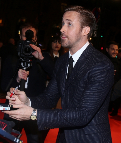 Ryan-Gosling-La-La-Land-Premiere-Paris-Red-Carpet-2017-006.jpg