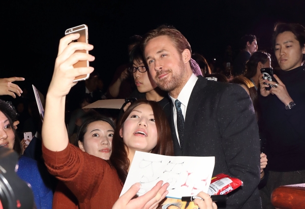 Ryan-Gosling-La-La-Land-Premiere-Tokyo-2017-057.jpg