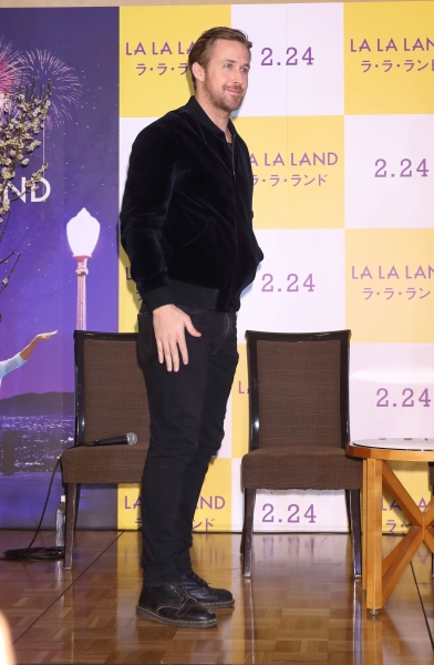 Ryan-Gosling-La-La-Land-Press-Conference-Tokyo-2017-017.jpg
