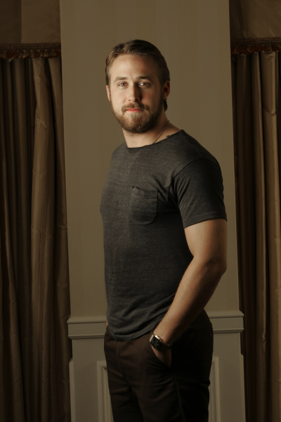 Ryan-Gosling-Mel-Melcon-Los-Angeles-Times-Photoshoot-2007-02.png
