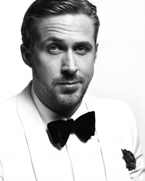Ryan-Gosling-Mert-Alas-Golden-Globe-Awards-Portrait-2017-01~0.jpg
