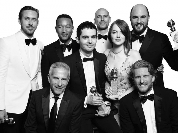 Ryan-Gosling-Mert-Alas-Golden-Globe-Awards-Portrait-2017-02~0.jpg