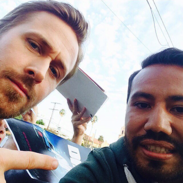 Ryan-Gosling-With-Fans-689.png