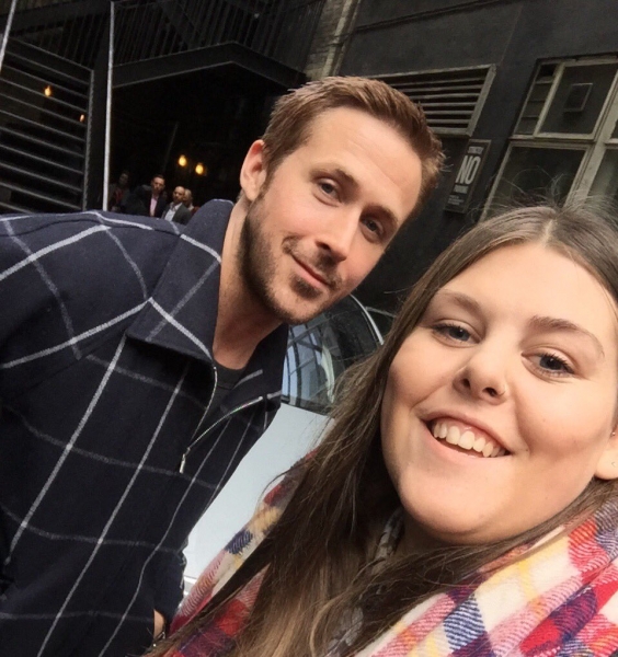 Ryan-Gosling-With-Fans-759.jpg