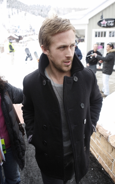 TID_ryan_gosling_a_12294~3.jpg