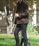 3D8D851D00000578-4251534-Casually_stylish_Gosling_was_dressed_in_black_jeans_with_lace_up-m-88_1487824536537.jpg