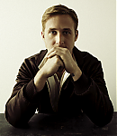 Ryan-Gosling-Bill-Phelps-The-Hollywood-Reporter-Photoshoot-2010-17.png