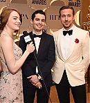 Ryan-Gosling-Golden-Globes-Awards-Backstage-2017-01.jpg