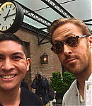 Ryan-Gosling-With-Fans-712.png