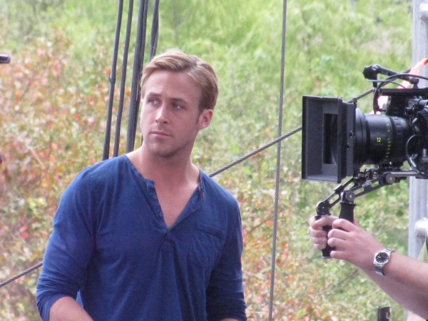 ryangoslingup_2012-11-06-OnSet-b0026.jpg