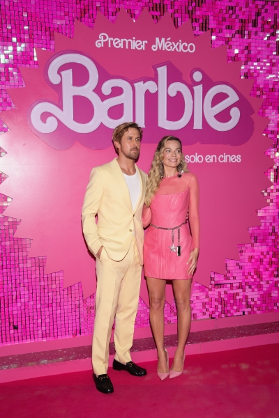 shutterstock_editorial_Barbie_Pink_Carpet_Toreo_Parq_14000517bc.jpg